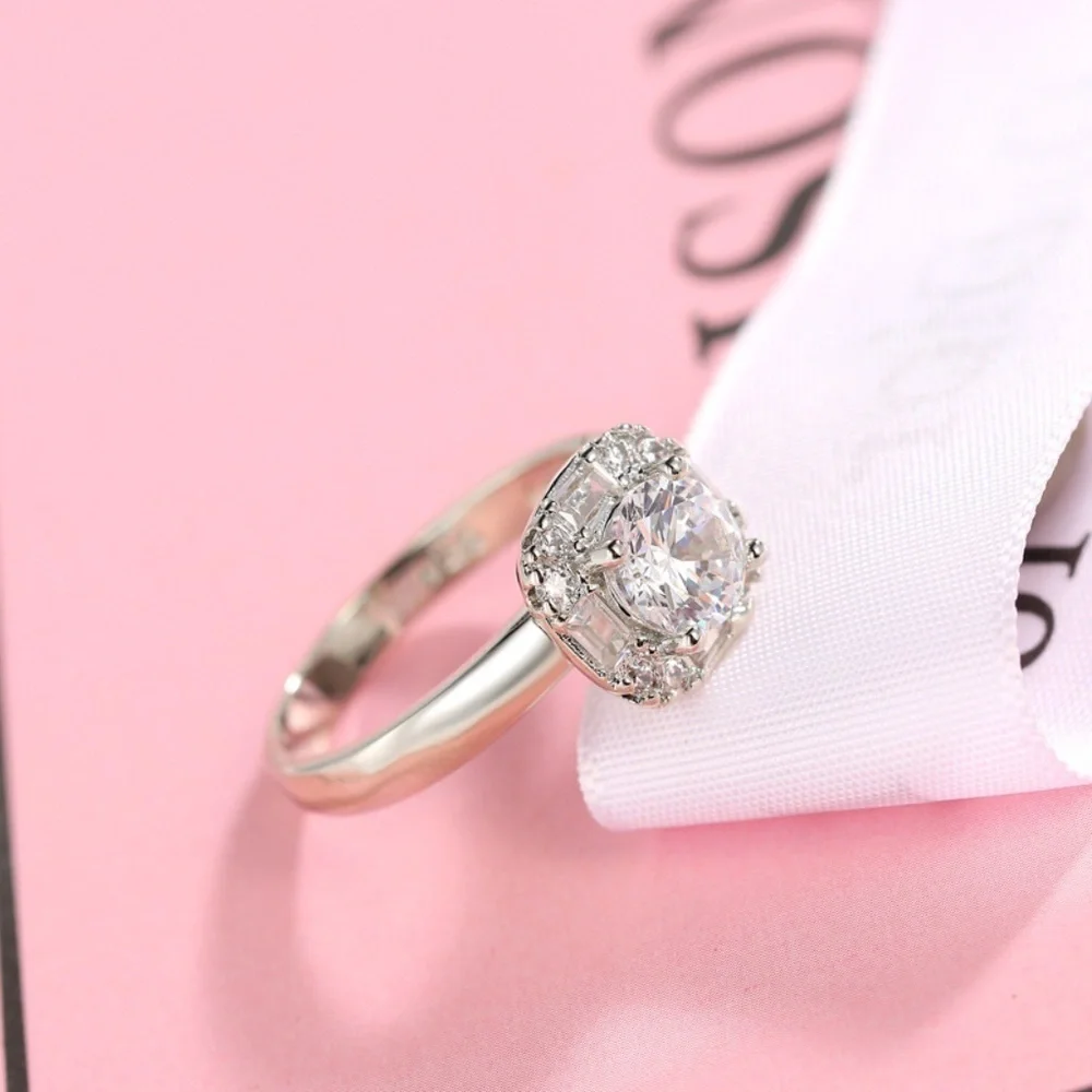 *BEXLEY* Silver x Zircon Fashion Ring Size 8